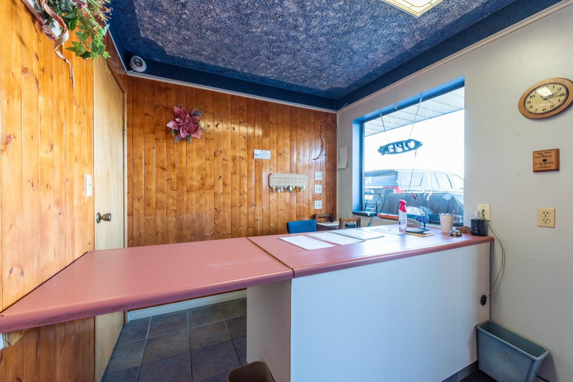 Beiseker Blue Horse Motel מראה חיצוני תמונה