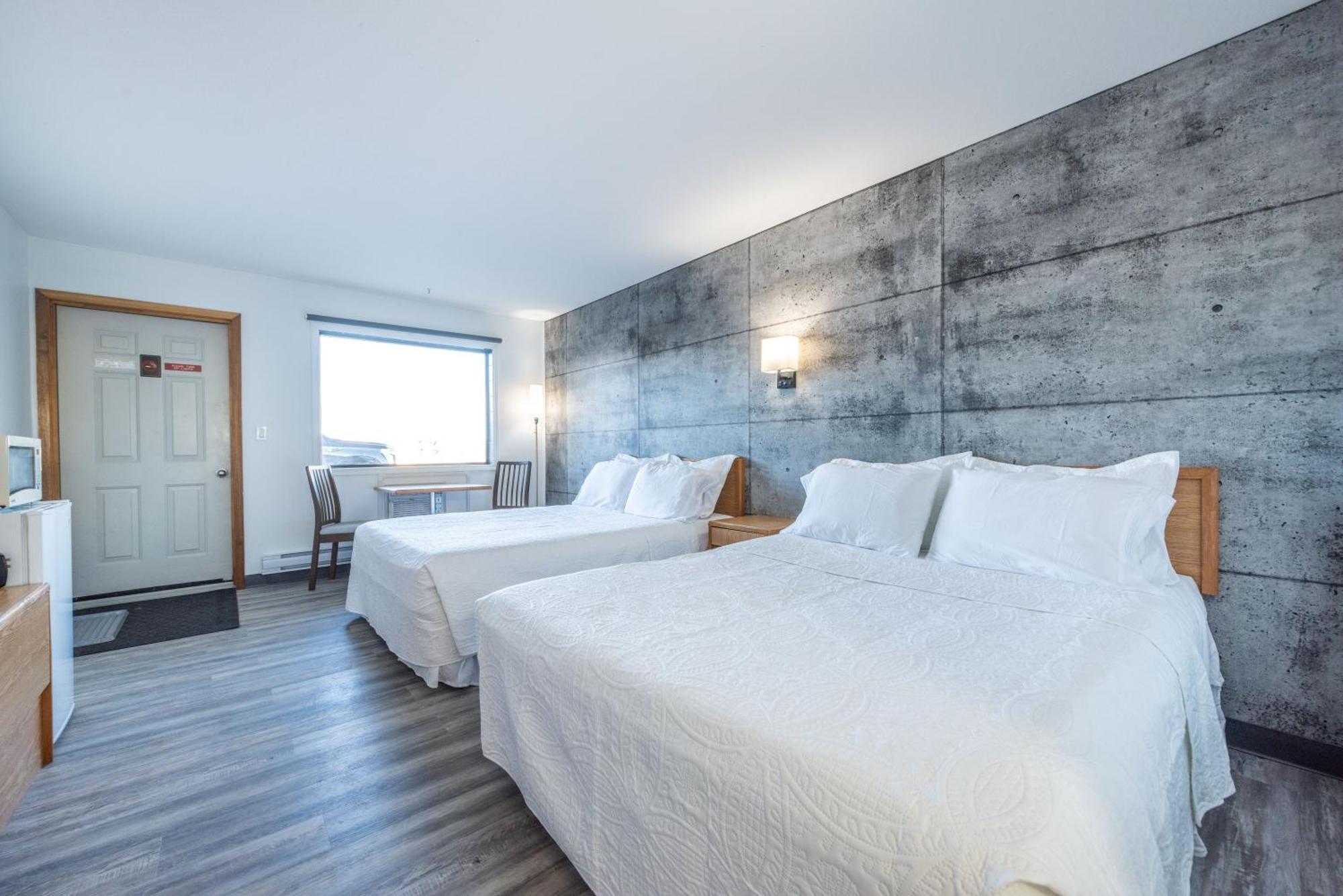 Beiseker Blue Horse Motel מראה חיצוני תמונה